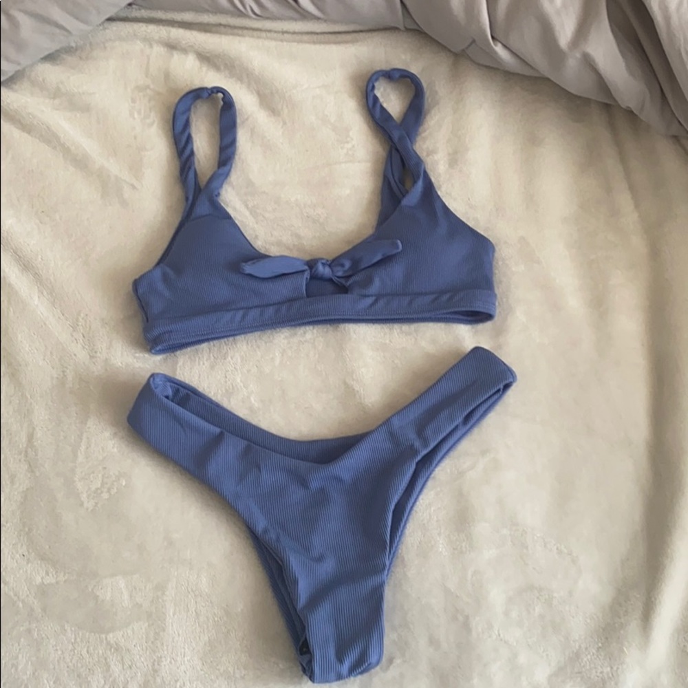 Blue ribbed bikini